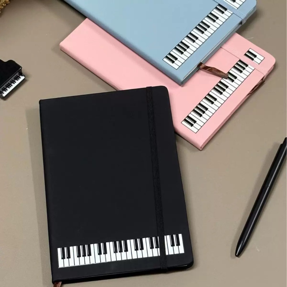 Blank Sheet Music Notebook - Блокнот в музыкальной тематике, ежедневник в